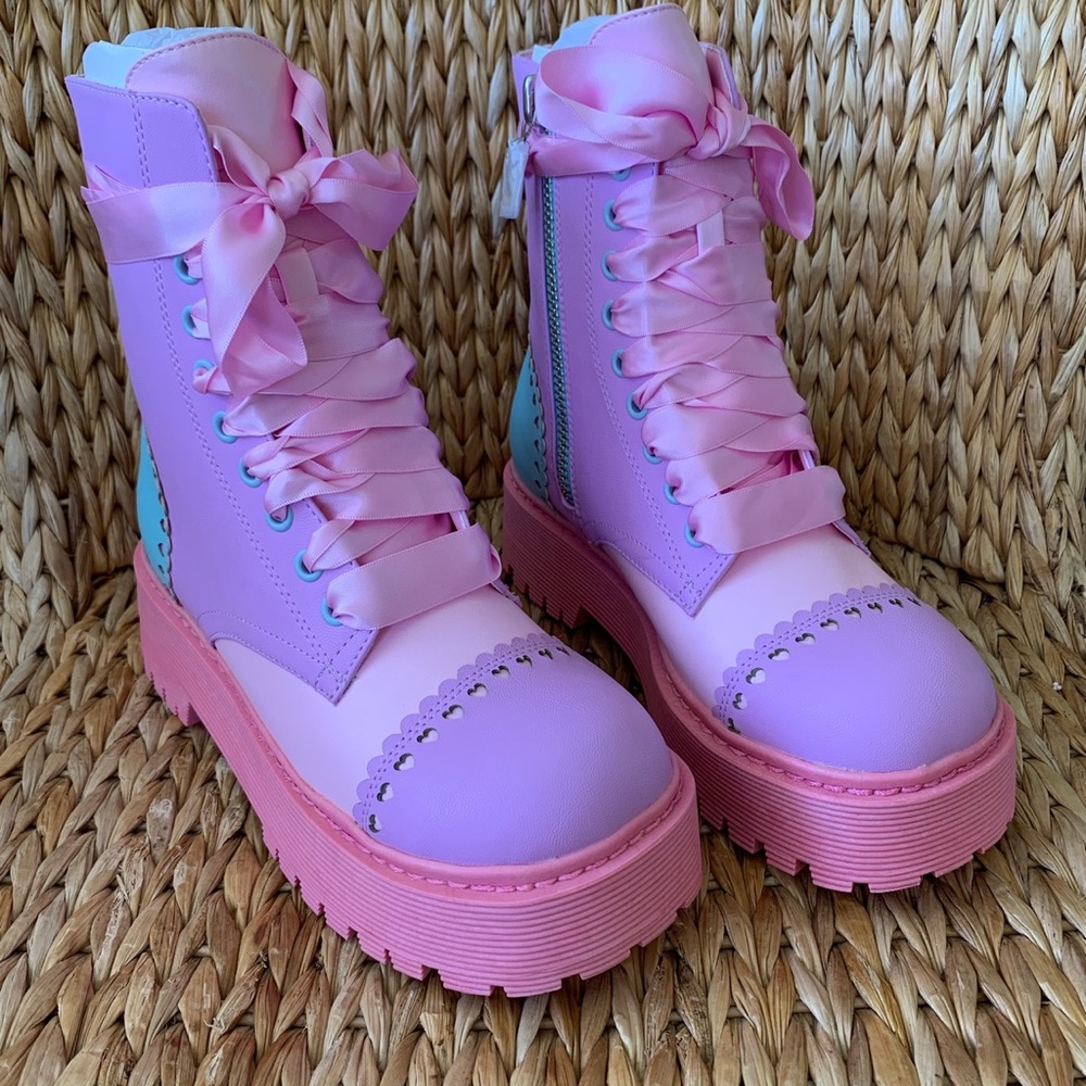 New Sugar Thrillz Bubblegum Party combat Boots - Picture 2 of 12